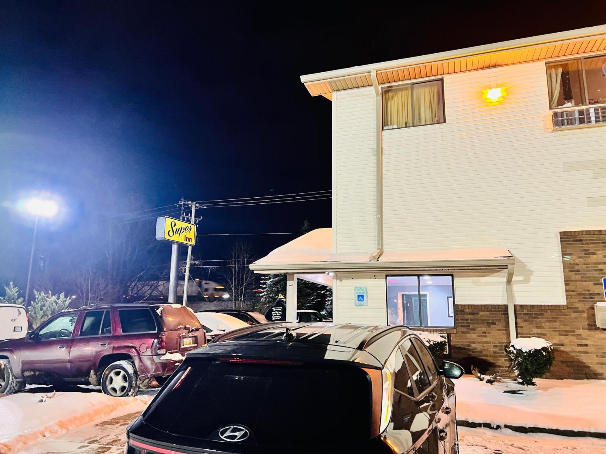 Super Inn By Oyo Lansing Mi Экстерьер фото